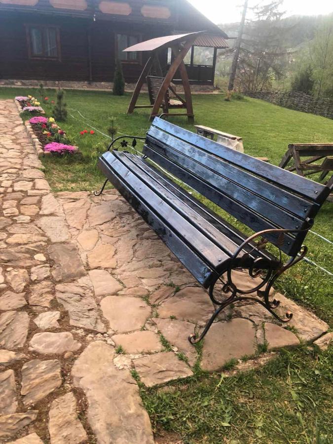 Чорногірський Вітер Villa เวอร์คอฟเวอนา ภายนอก รูปภาพ